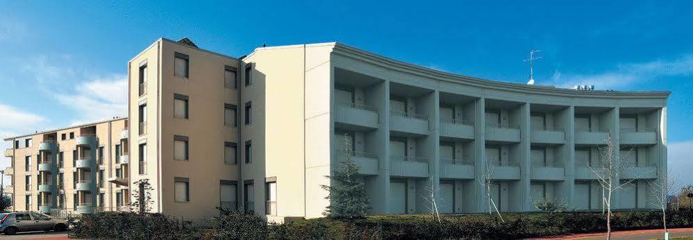 Hotel Residence Zodiaco Модена Экстерьер фото
