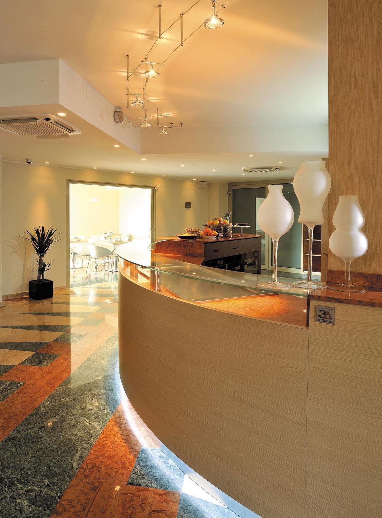 Hotel Residence Zodiaco Модена Экстерьер фото
