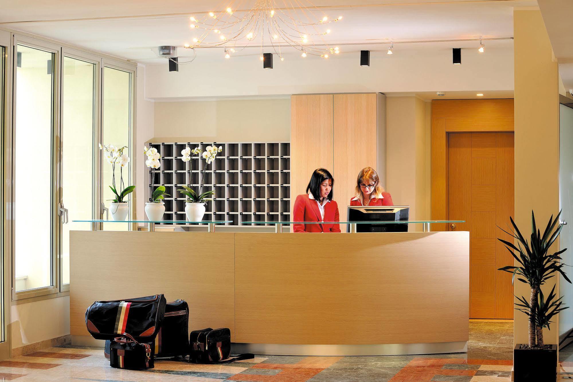Hotel Residence Zodiaco Модена Экстерьер фото